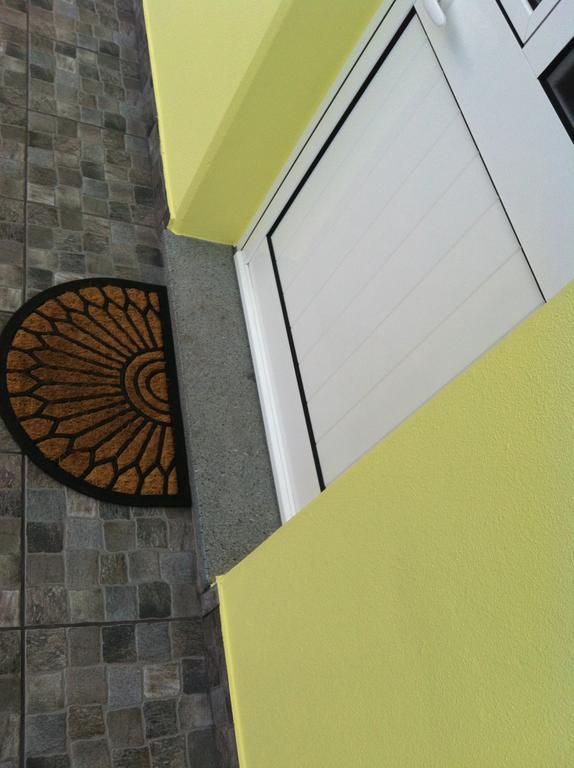House On The Beach Machico  Room photo