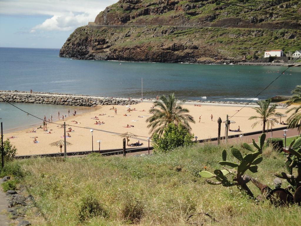 House On The Beach Machico  Room photo