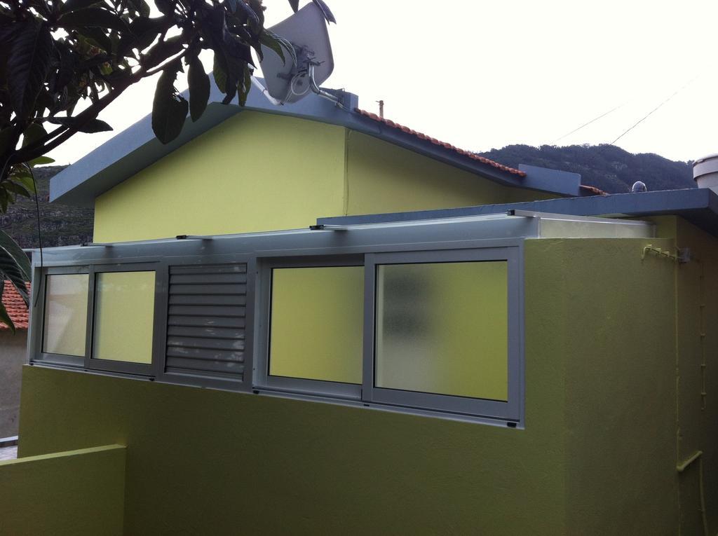 House On The Beach Machico  Room photo