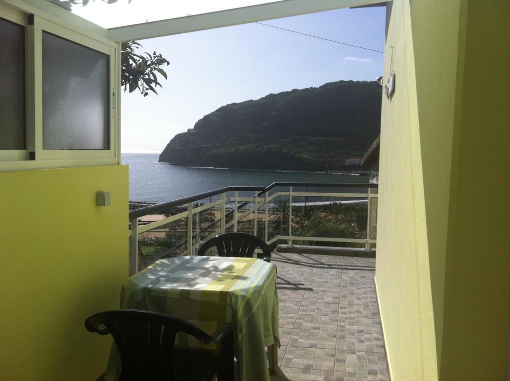 House On The Beach Machico  Exterior photo