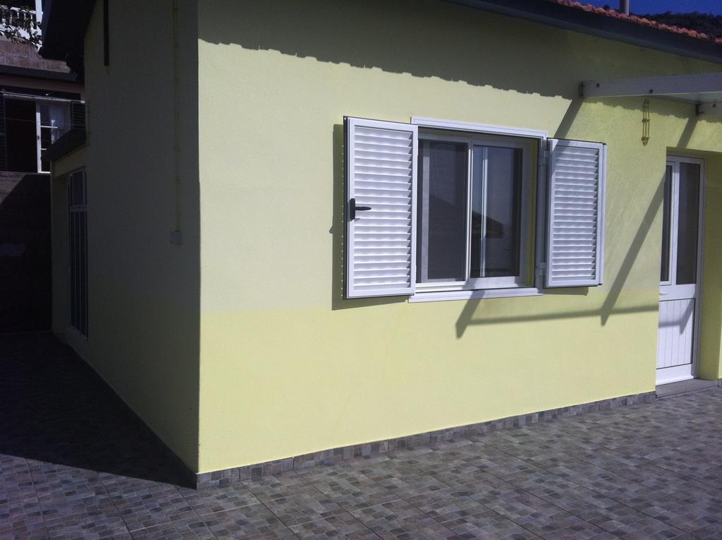 House On The Beach Machico  Exterior photo